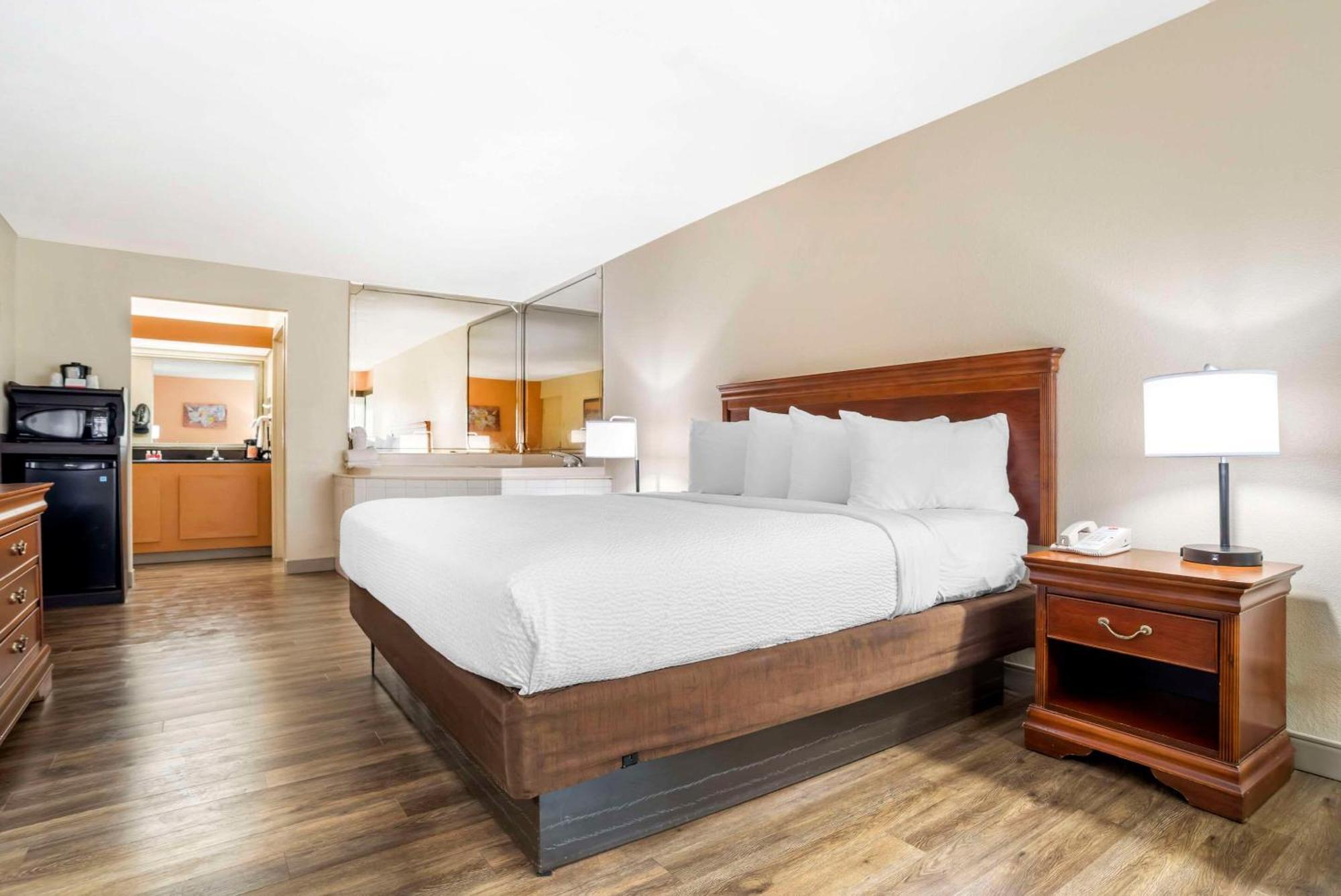 Econo Lodge Moss Point - Pascagoula Buitenkant foto
