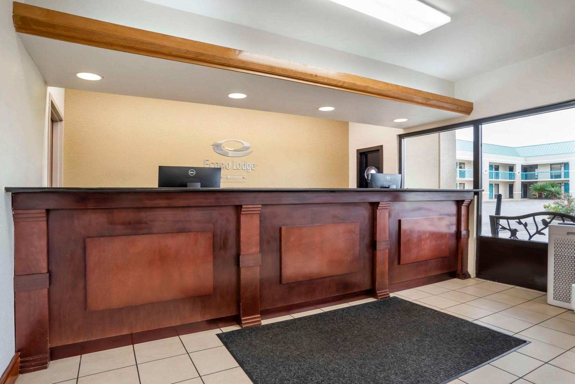 Econo Lodge Moss Point - Pascagoula Buitenkant foto
